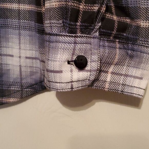 R & B Women's Long Sleeve Plaid Top Size Large - Picture 2 of 9